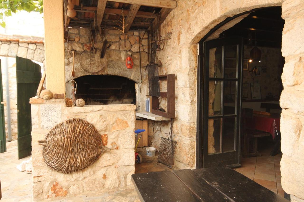 Apartment With A Parking Space Ivan Dolac, Hvar - 8753 Ivan Dolac