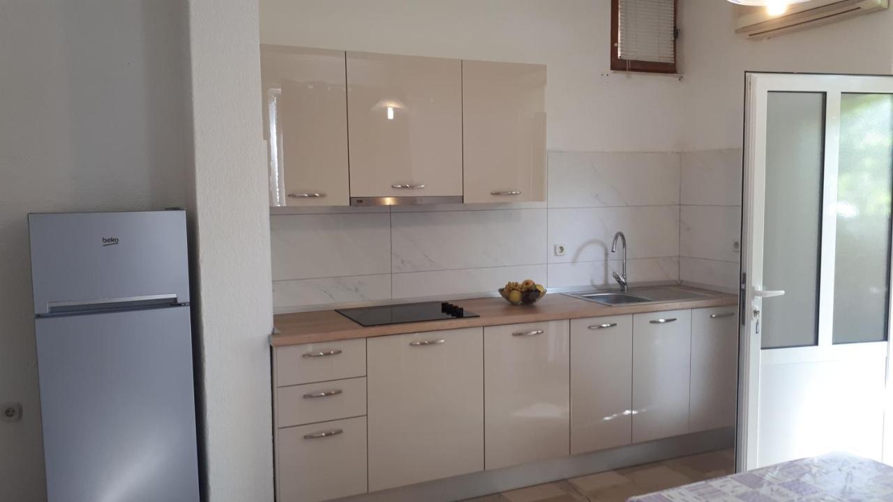 With A Parking Space Ivan Dolac, Hvar - 8753 Apartman *